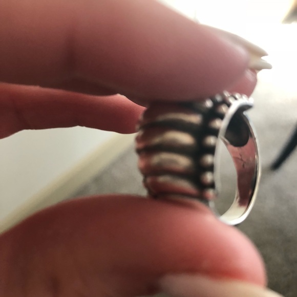 Silver ring - Picture 2 of 4